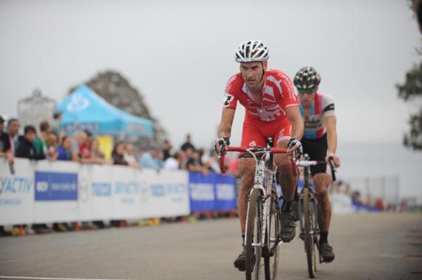 Christian Heule leads Jeremy Powers through the start/finish