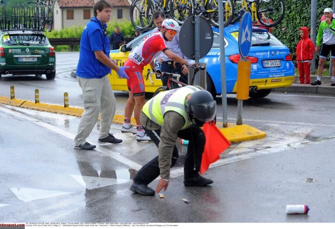 Picking up the pieces after Eduard Vorganov (Katusha) crasged