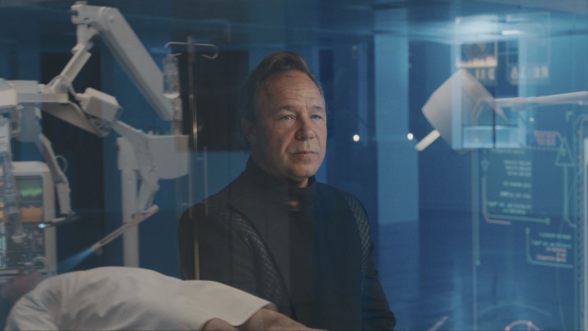 Bodies on Netflix sees Stephen Graham playing the show&#039;s villian Elias Mannix.