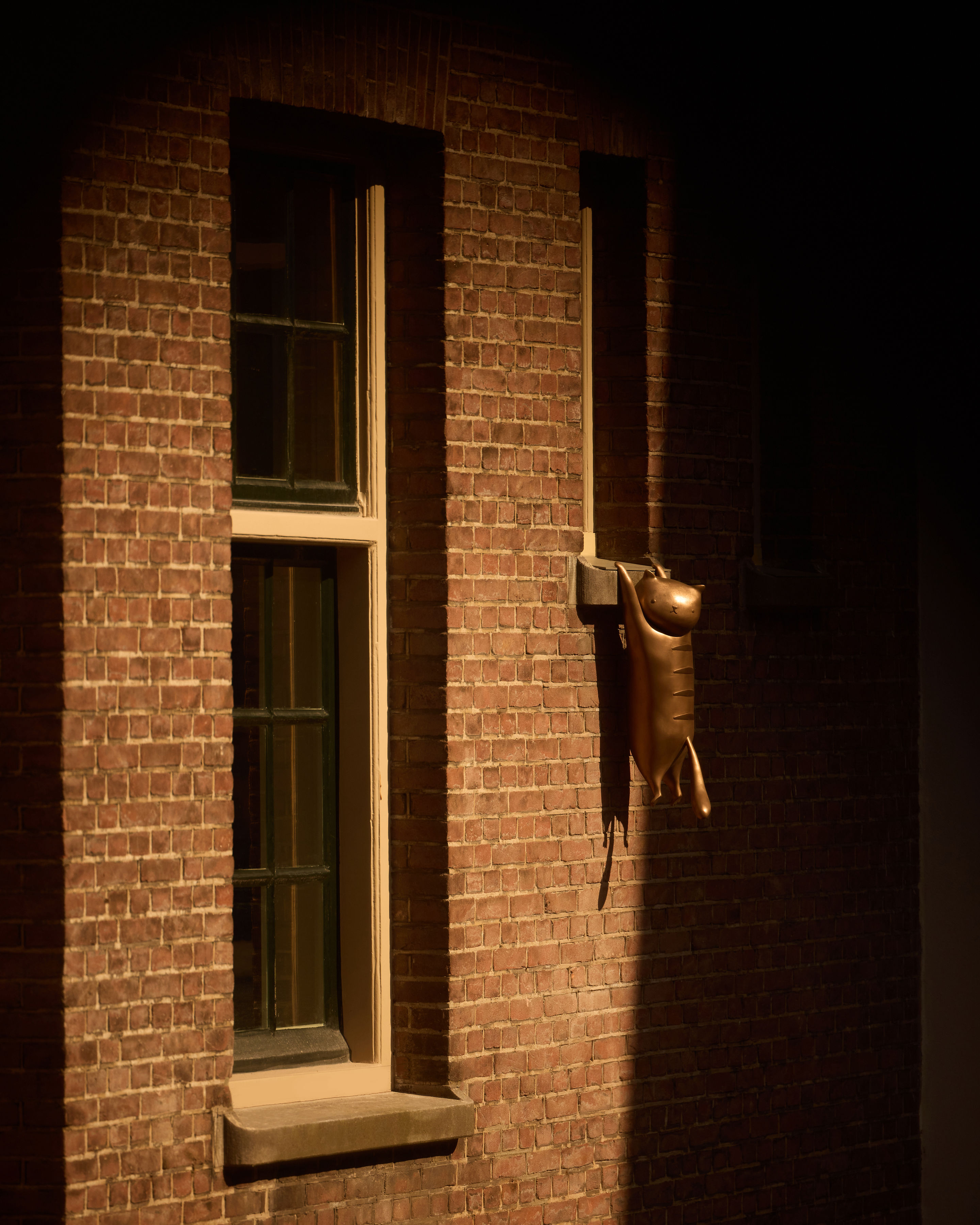 Cat sculpture, Benney the Cat, by Street Art Frankey at Rosewood hotel