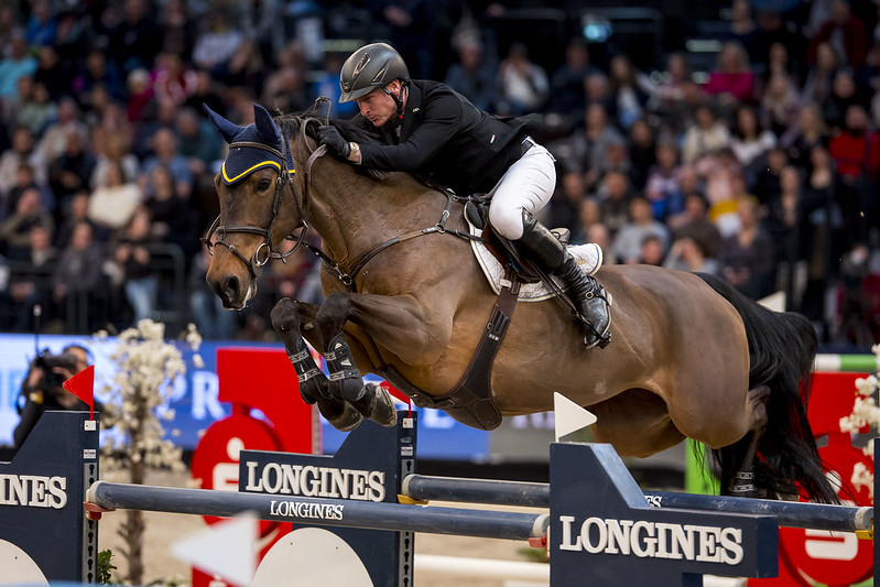 Showjumping news: Daniel Coyle and Ariel Grange's Legacy win the World Cup qualifier of Leipzig, Germany.