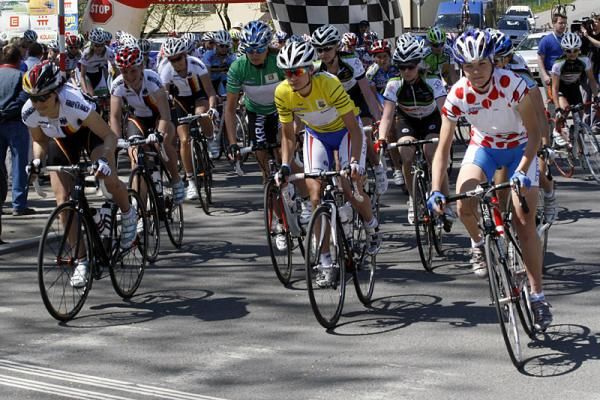 The peloton sets out on stage two.