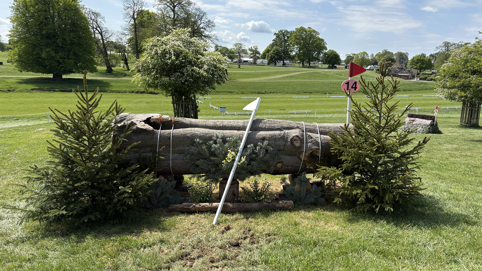 BE100 Badminton grassroots course 2026 fence 14