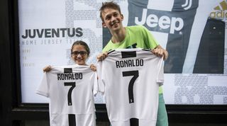 ronaldo shirt sales juventus