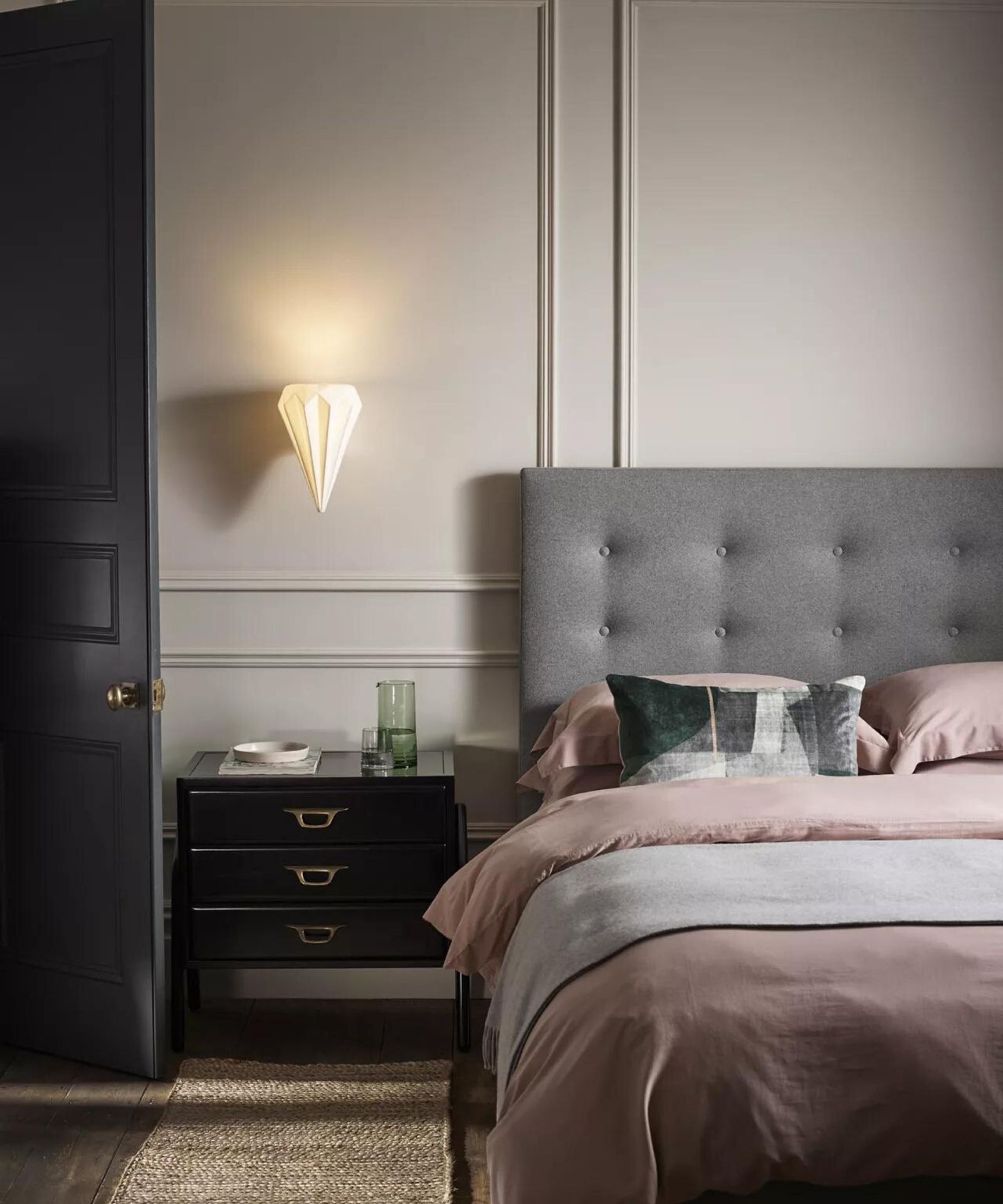 Why is a headboard important in feng shui? Experts share their advice