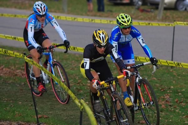 Andrea Smith, Katerina Nash and Kaite Compton in the front group on the first lap