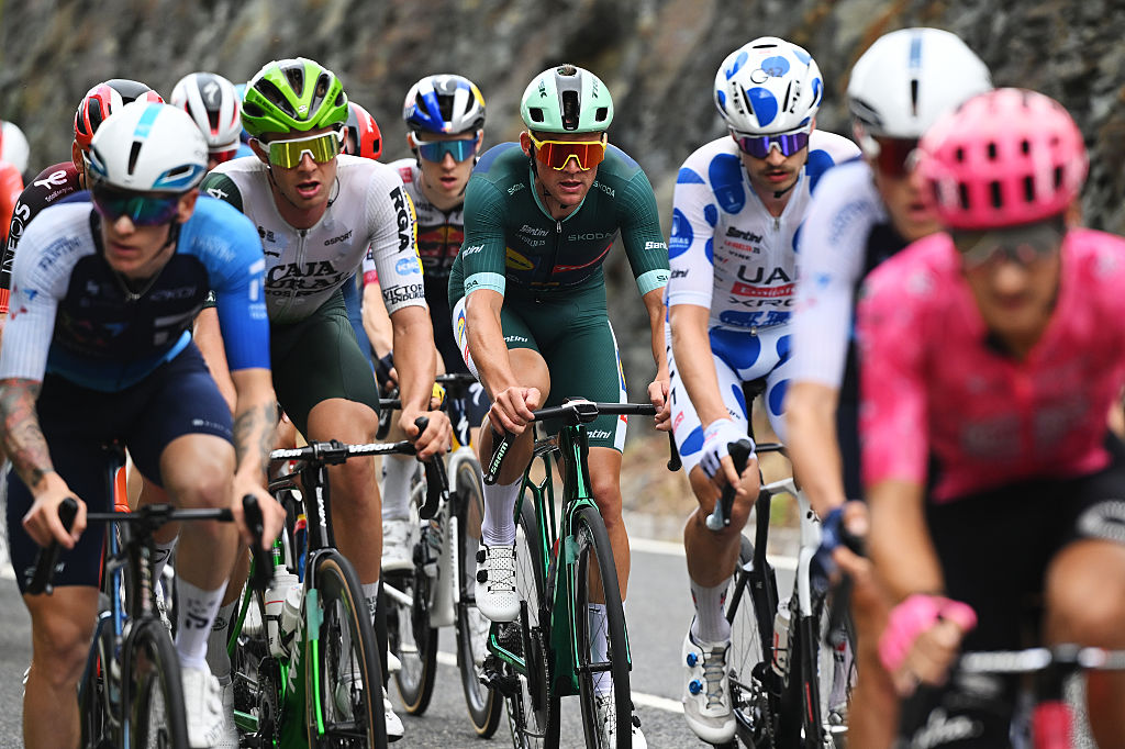 Vuelta a España stage 15 LIVE: Pedersen, Vine, Bernal and Ciccone up the road on promising day for the breakaway