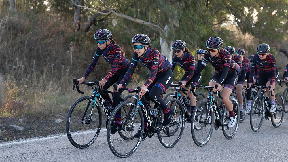 Zwift Academy winner Jessica Pratt rides with Canyon-SRAM