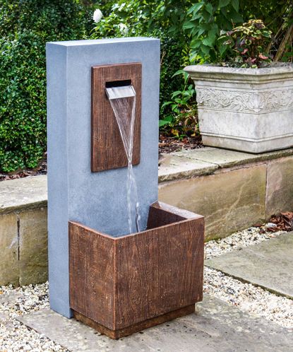 How to keep a water feature clean: easy tips for sparkling results ...