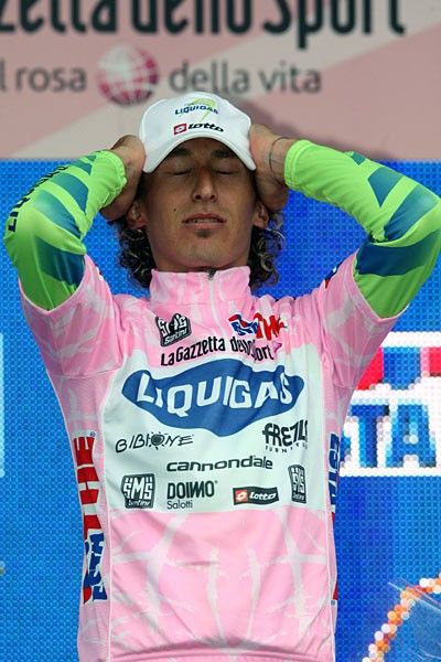 Pellizotti can't believe it as he was taking over the lead by one second.