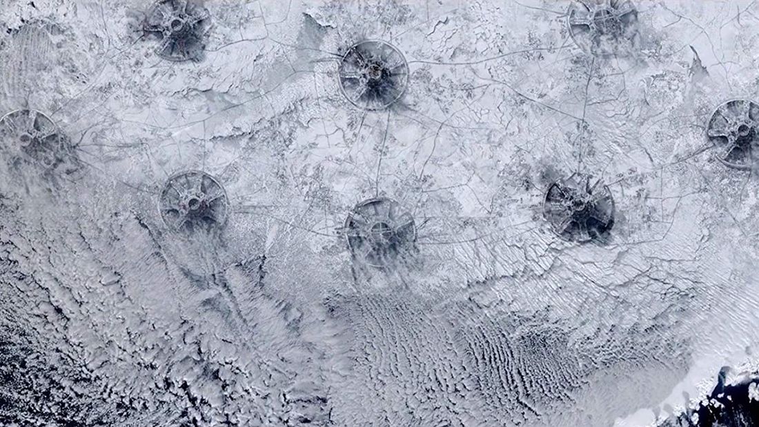 Chuxiao Qu in Liu Lang Di Qiu, or 'The Wandering Earth' (2019)
