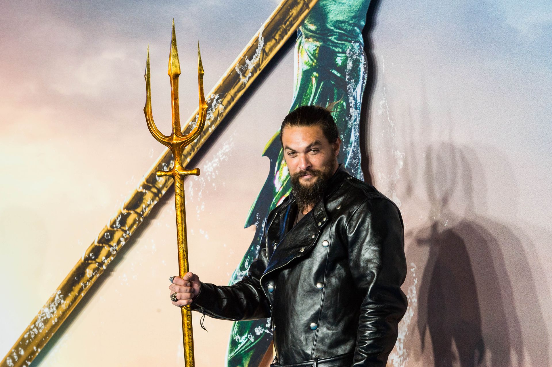 jason momoa at the aquaman premiere