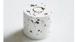 Sustainable gifts - KIND - Hidden Orbit Ring Gold