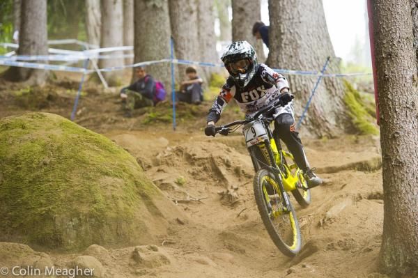 Myriam Nicole (Commencal / Riding Addiction)