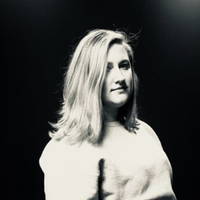 Julie Vadnal's avatar