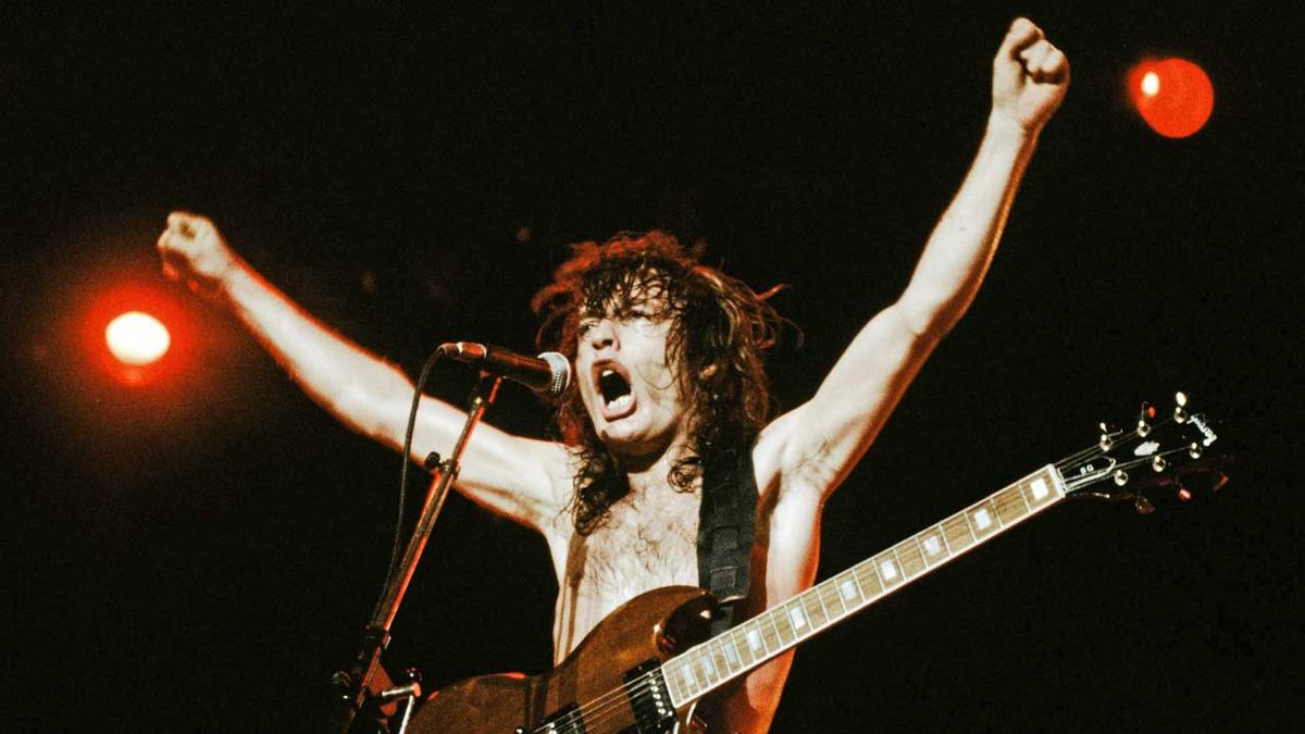 AC/DC: 25 Essential Songs