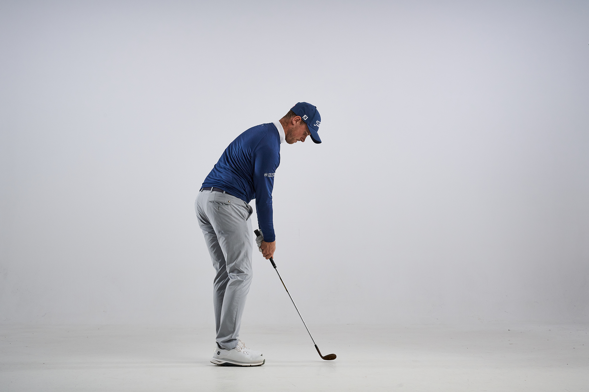 Alex Buckner demonstrating the correct impact position to prevent chunking chip shots