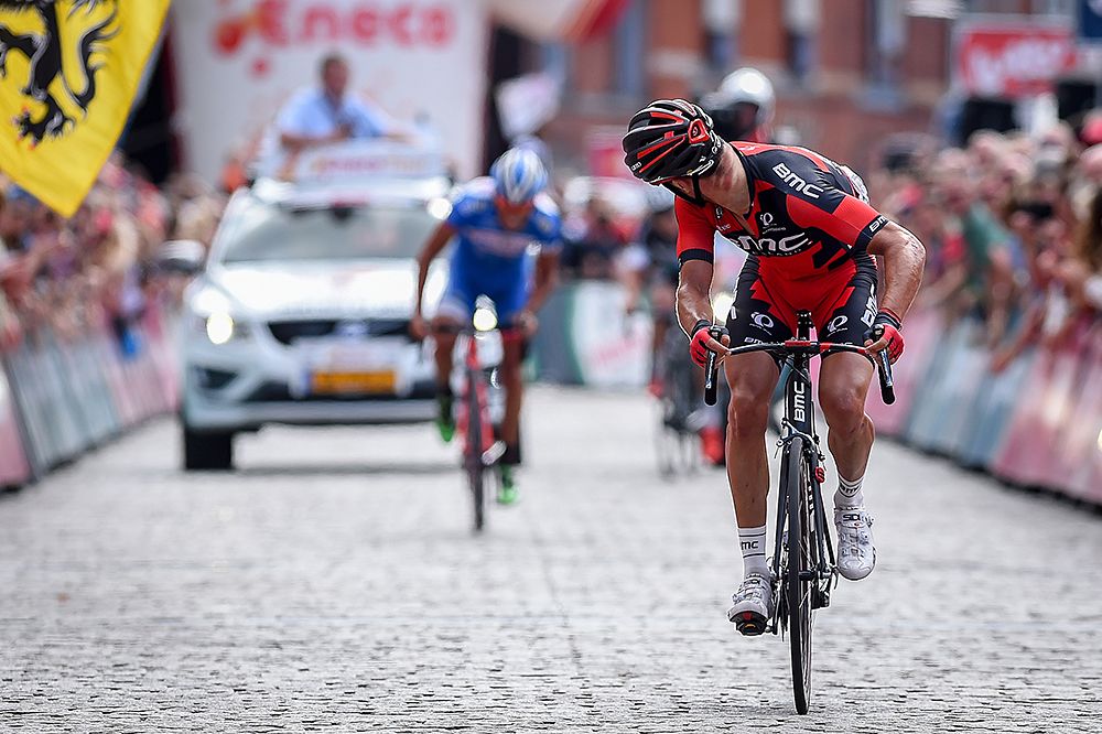 Manuel Quinziato (BMC) looks back to see how far of a lead he has before crossing the finish line with the stage 7 win