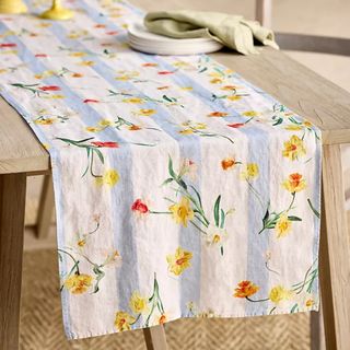 By Hope Daffodil Stripe Runner