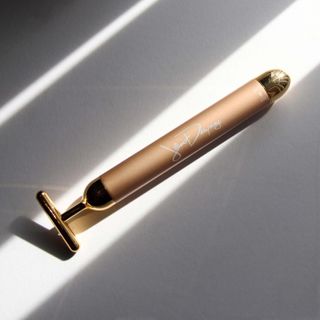 Jillian Dempsey Gold Bar skin sculpting beauty gadget
