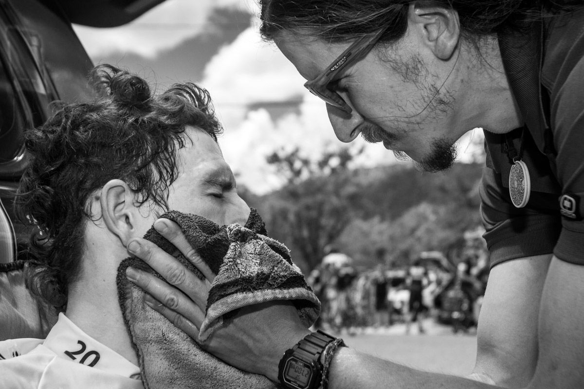 Daniel Jaramillo (Jamis) gets cleaned up before the podium