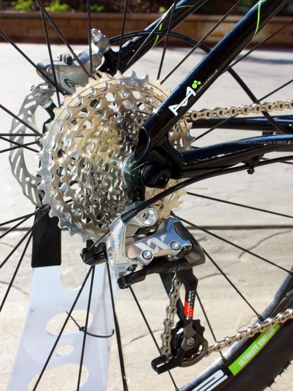 Alloy dropouts on the Scalpel Ultimate anchor a SRAM XX rear derailleur.