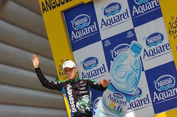 Leipheimer does the robot walk with a more emphatic style than his Spanish team-mate Contador