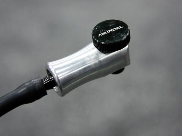 The head on Arundel's upcoming floor pump uses a secure, threaded head with a thumbwheel for faster attachment and removal.