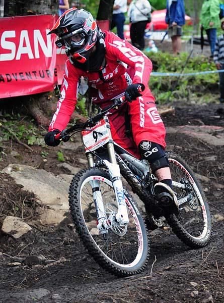 Emille Siegenthaler (Scott) races to a top ten finish.