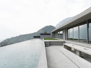 Italian architect Alfredo Vanotti designs house in the Alps as an ‘inhabited terrace