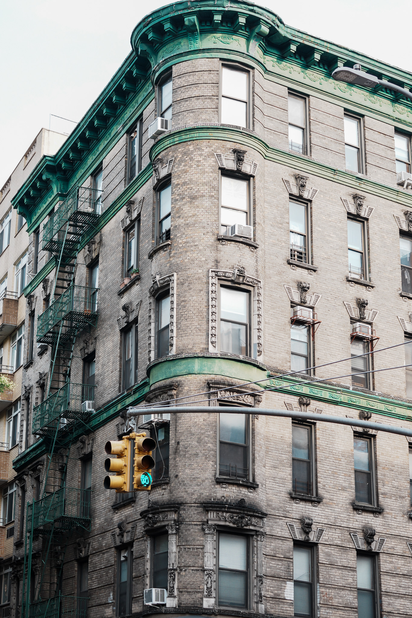 Sony RX1R III - Prewar building
