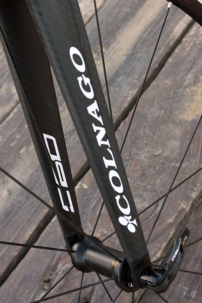 The fork attached to Colnago Bora 35 wheels on Elisa Longo Borghini's (Wiggle High5) Colnago C60