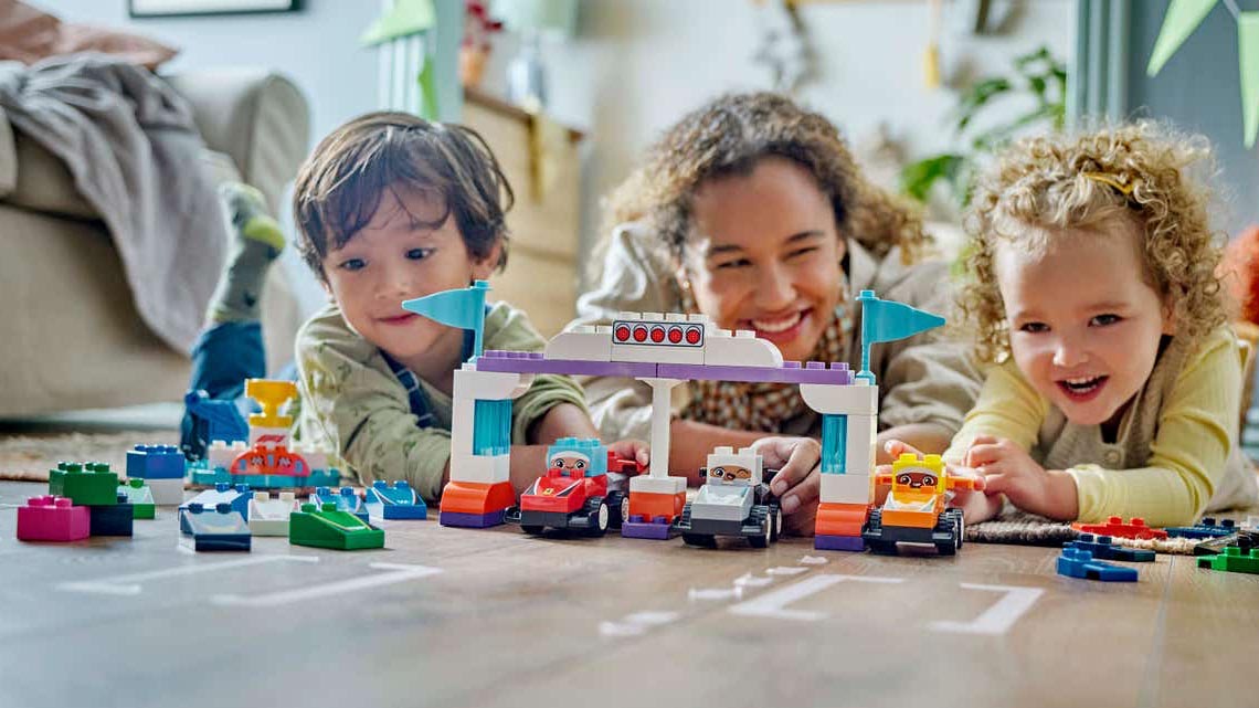 LEGO has an F1 kit for all 10 racing teams, and more!