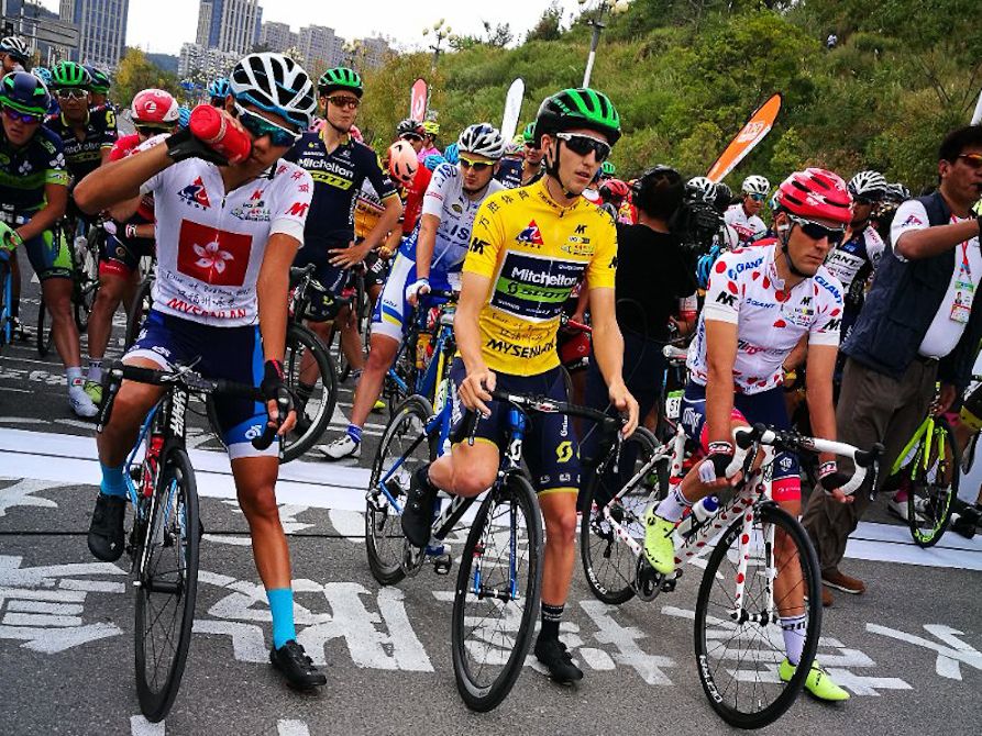 Riders ready for the start of the final stage