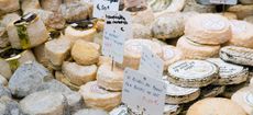 BD5FW5 Fromagerie shop window, Paris