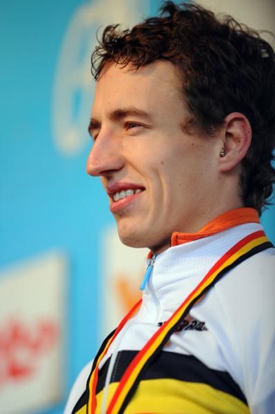 Stijn Huys of the elite men without contract race