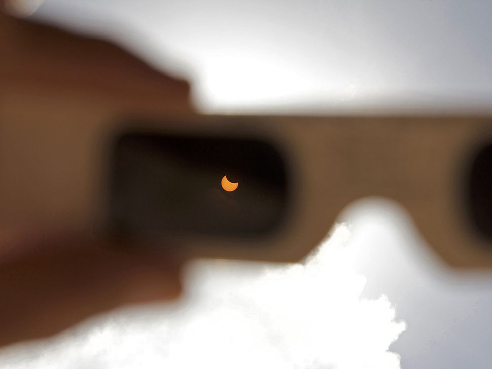 How to Tell if Your Eclipse Glasses Are Unsafe (and What To Do About It