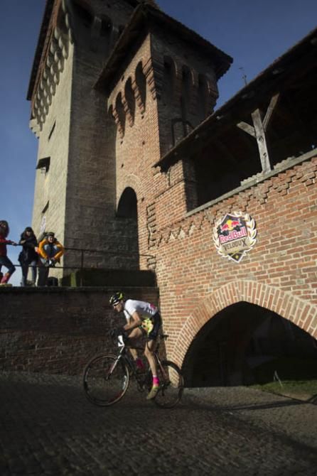 Cobbles provided another factor for the competitors