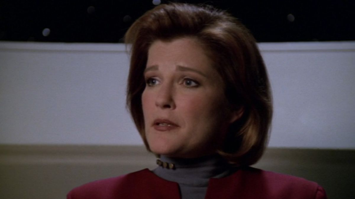 Star Trek: Voyager's Kate Mulgrew Provides Great Response To Viral Fan Concern About Her Visiting Janeway Monument