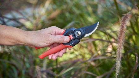 Corona FlexDIAL ComfortGEL Bypass Pruner 