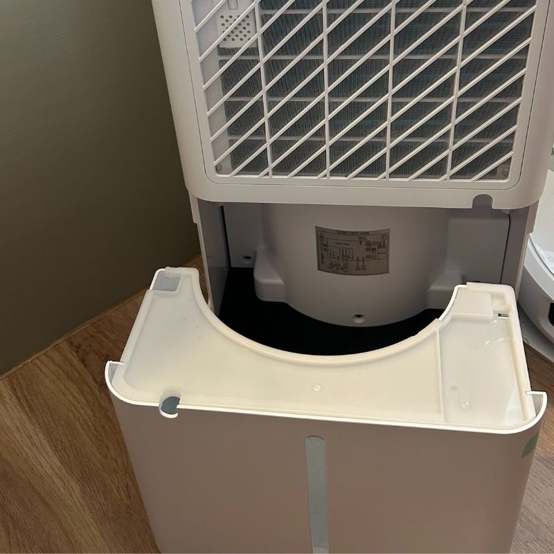 Vonhaus 20L Dehumidifier - water tank detached from main unit