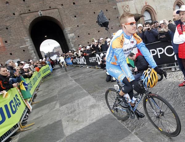 Sprint ace Tyler Farrar (Garmin Transitions) heads to the start.