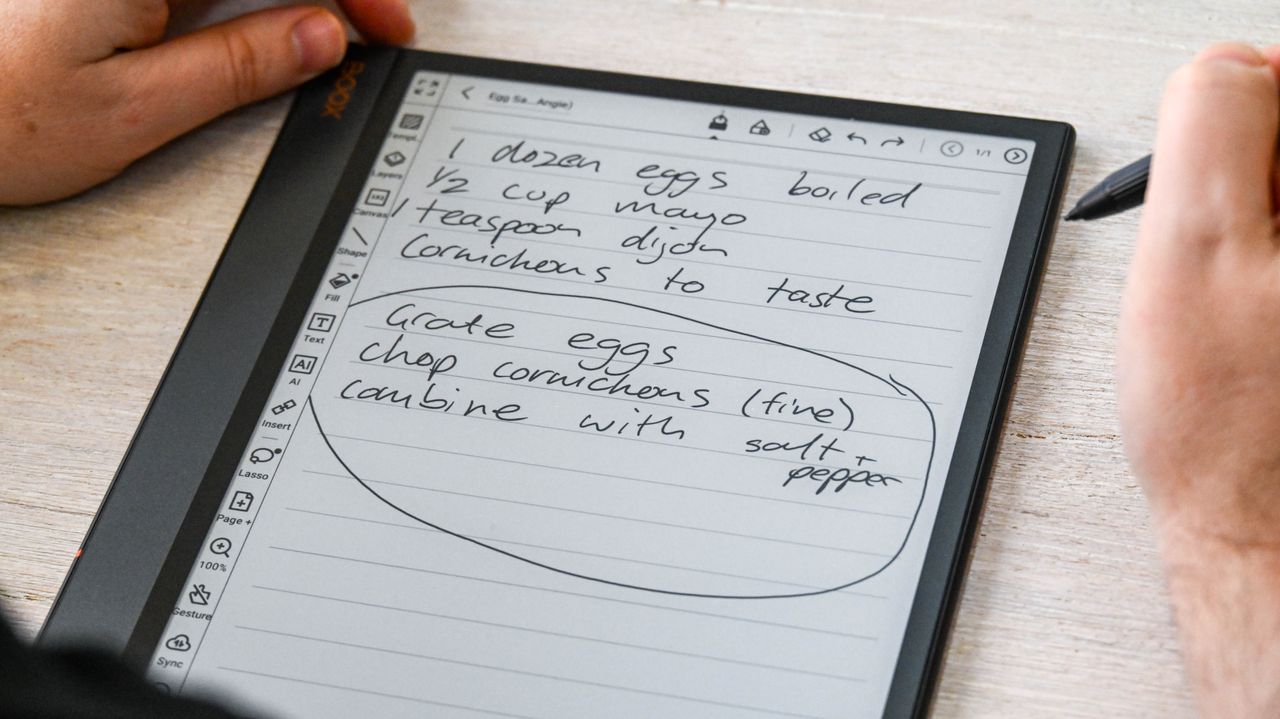 A section of handwriting circled within a note on the Onyx Boox Note Air 3