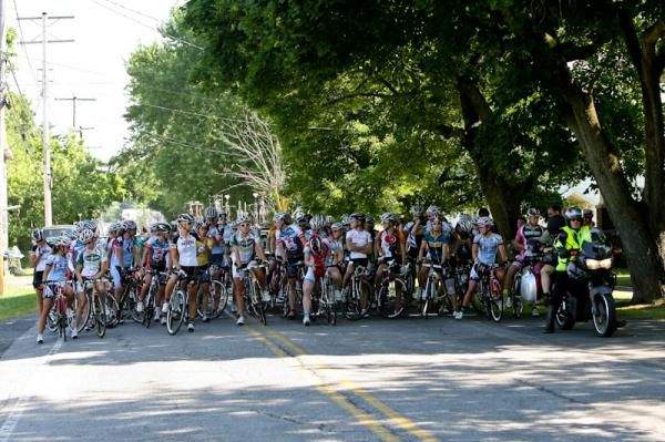 The women's field gets ready to go again after yet another neutral restart