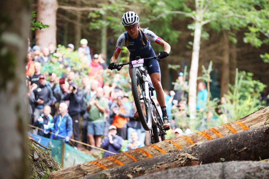 Loana Lecomte of France won silver in the elite women&rsquo;s XCO race