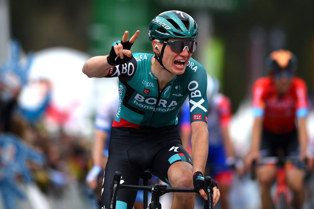 ZINAL VAL DANNIVIERS SWITZERLAND APRIL 30 Aleksander Vlasov of Russia and Bora Hansgrohe Team celebrating wrongly at finish line during the 75th Tour De Romandie 2022 Stage 4 a 1801km stage from Aigle to Zinal Val dAnniviers 1664m TDR2022 on April 30 2022 in Zinal Val dAnniviers Switzerland Photo by Dario BelingheriGetty Images