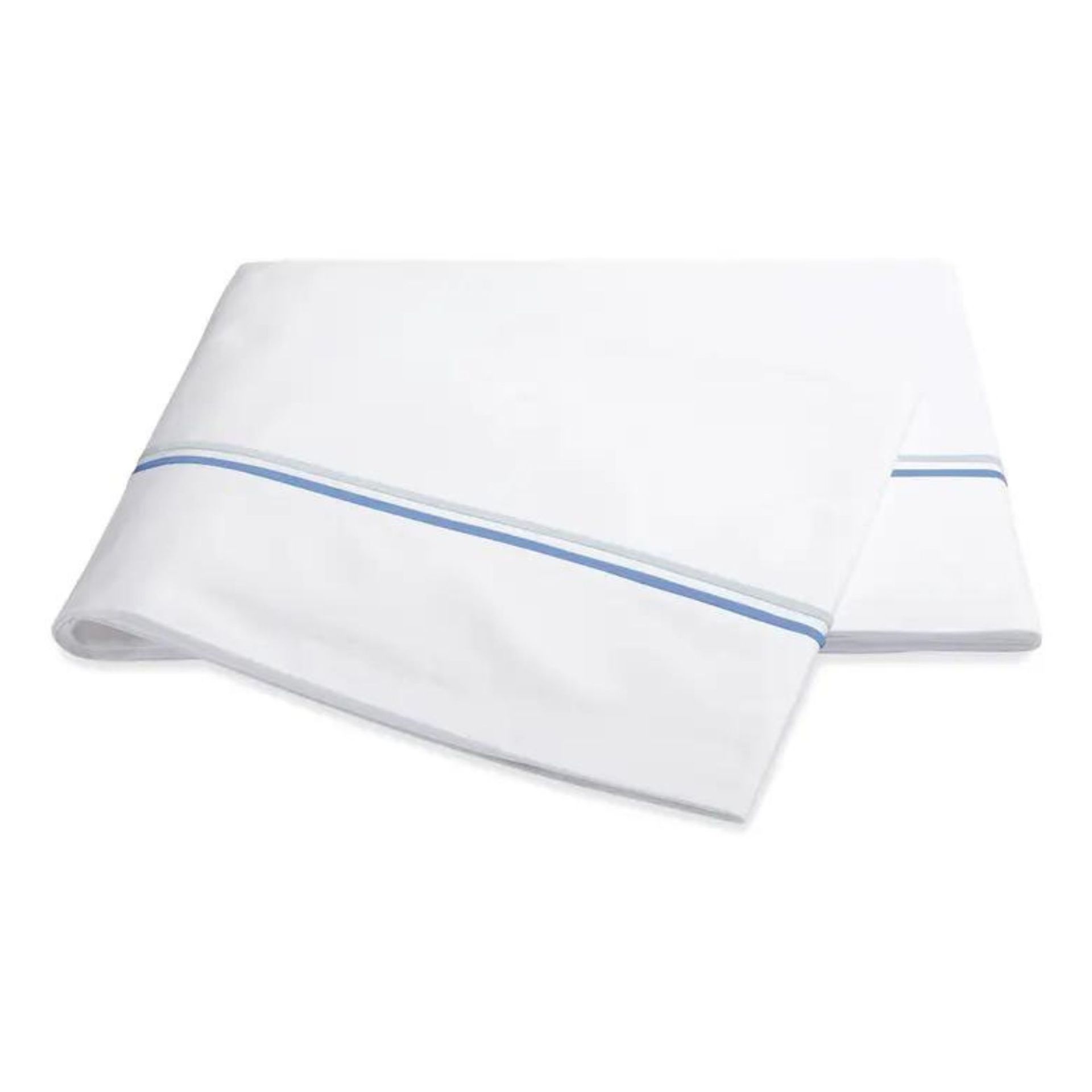 Lembaran putih datar dengan batas biru dilipat pada latar belakang putih.