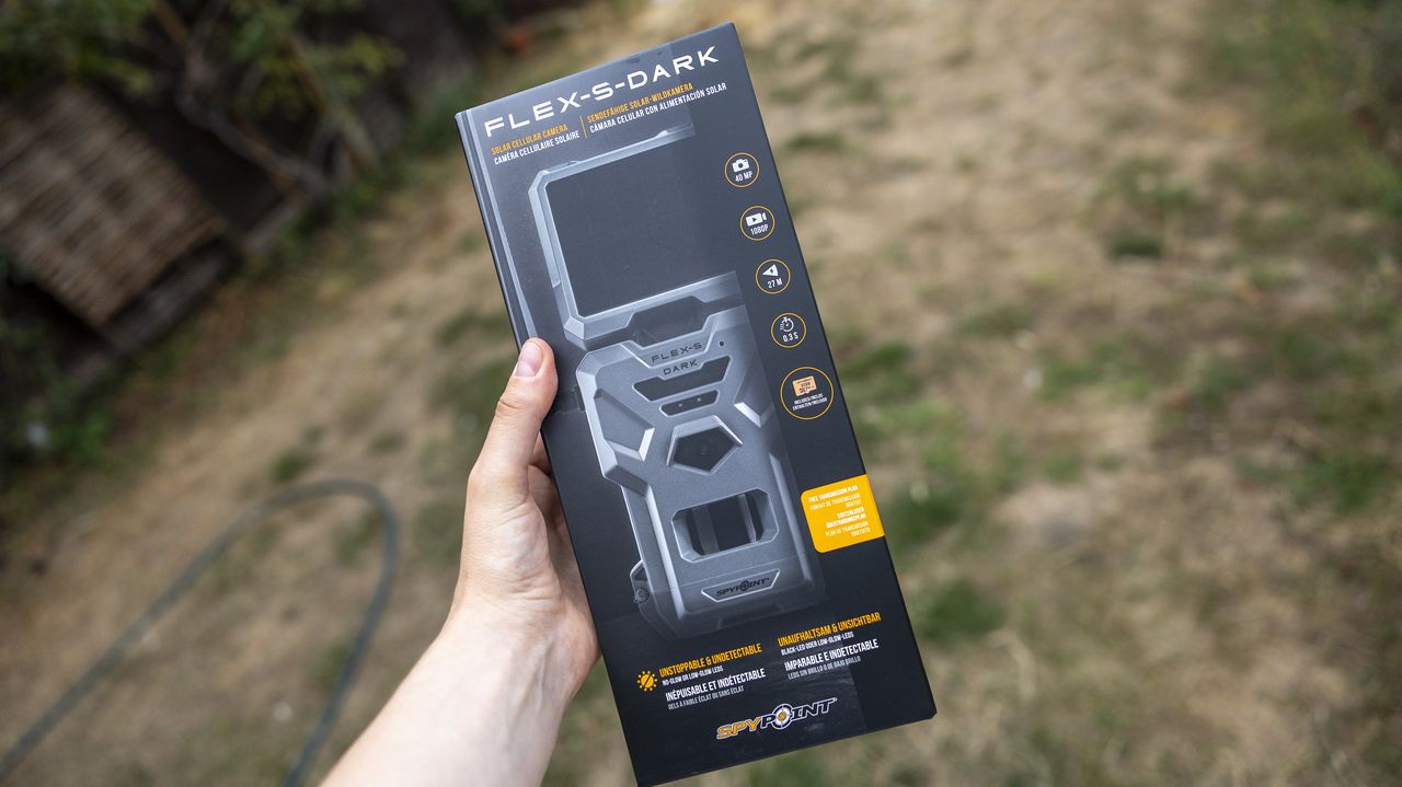 The Spypoint FLEX-S-Dark trail camera box