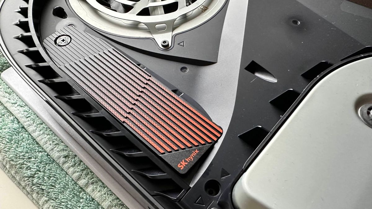 SK Hynix Platinum P41 &amp; Haechi inside a PS5's M.2 tray