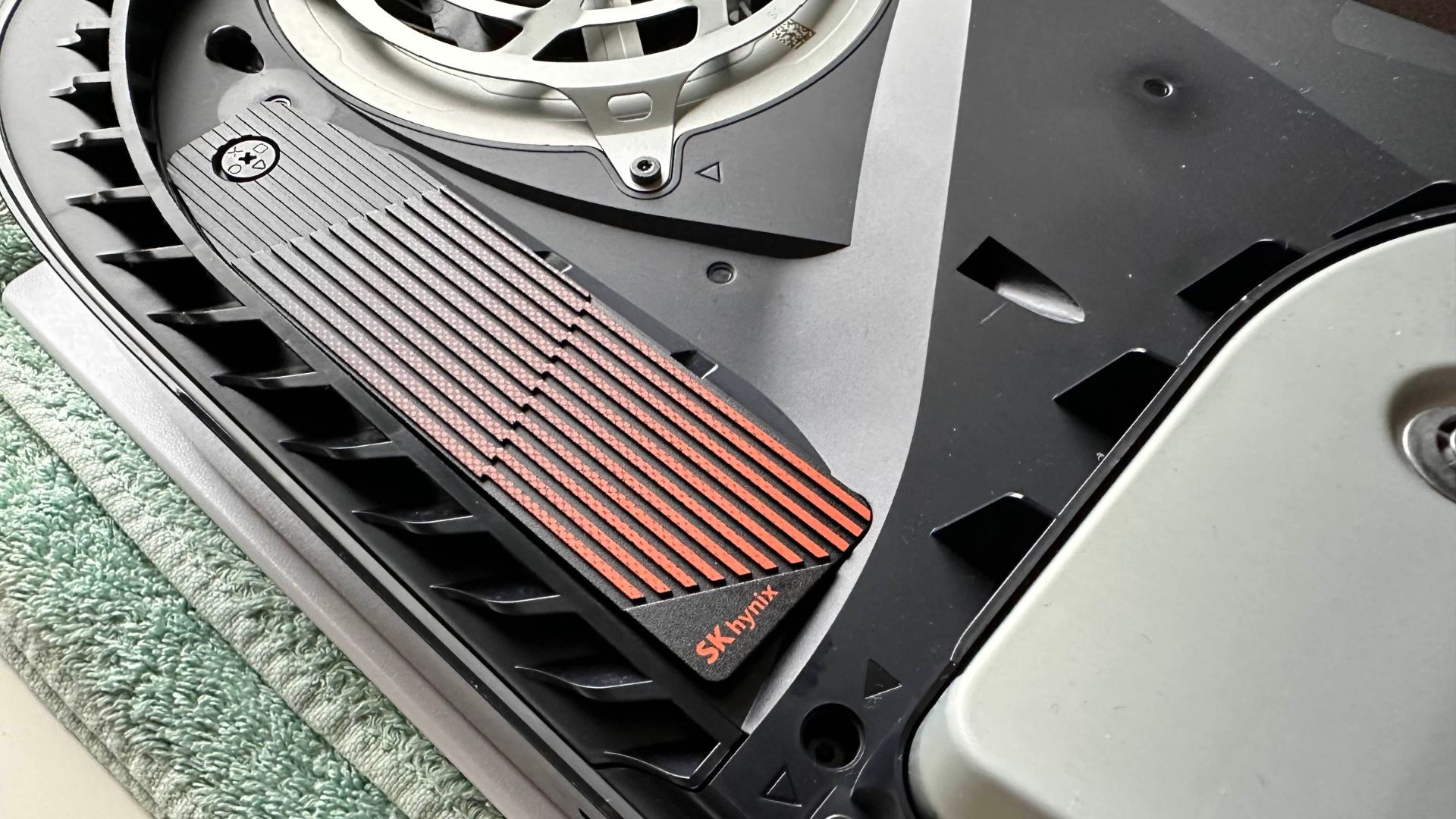 SK Hynix Platinum P41 & Haechi Heatsink review: "The read speed was higher than advertised"